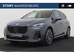 BMW 2-serie Active Tourer - 225e xDrive M Sport Automaat / Panoramadak / Trekhaak / Sportstoelen / Adaptieve LED / M A