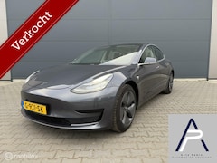 Tesla Model 3 - Standard Range RWD Plus 60 kWh TREKHAAK BTW Leder Autopilot Panoramadak