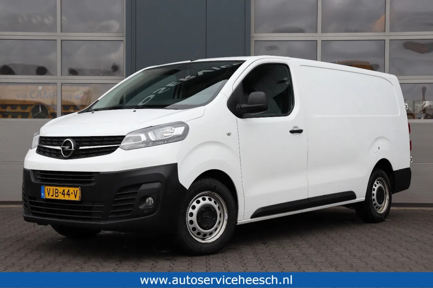 Opel Vivaro - 2.0 CDTi L3H1 l AIRCO l NAVI l CAMERA l TREKHAAK l BLINDSPOT - AutoWereld.nl