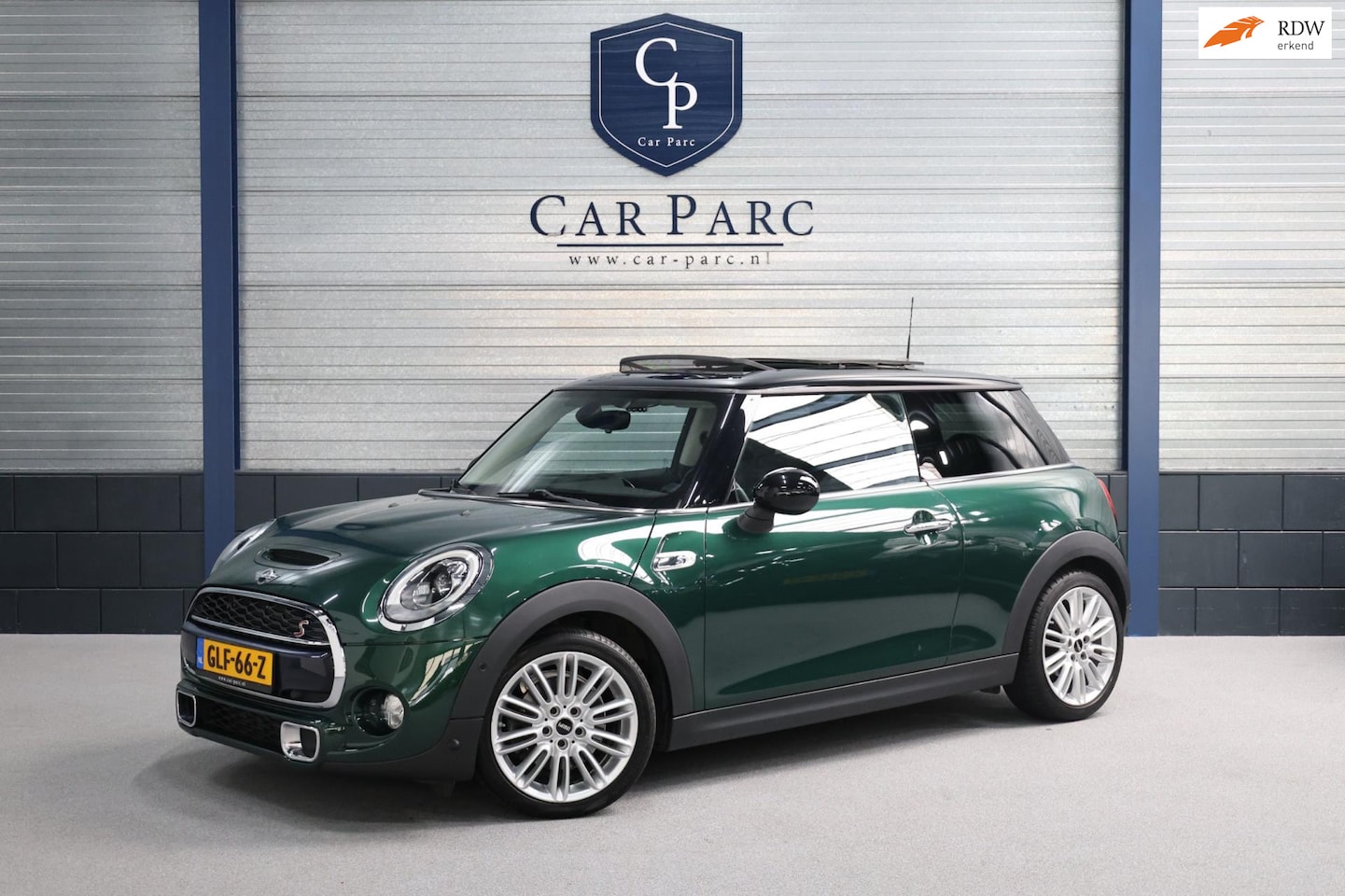 MINI Cooper S - Mini 2.0 Chili Serious Business LED/SFEER/PANO/LEER+S.VERWARMING/LMV/PDC/CRUISE/12 MND GAR - AutoWereld.nl