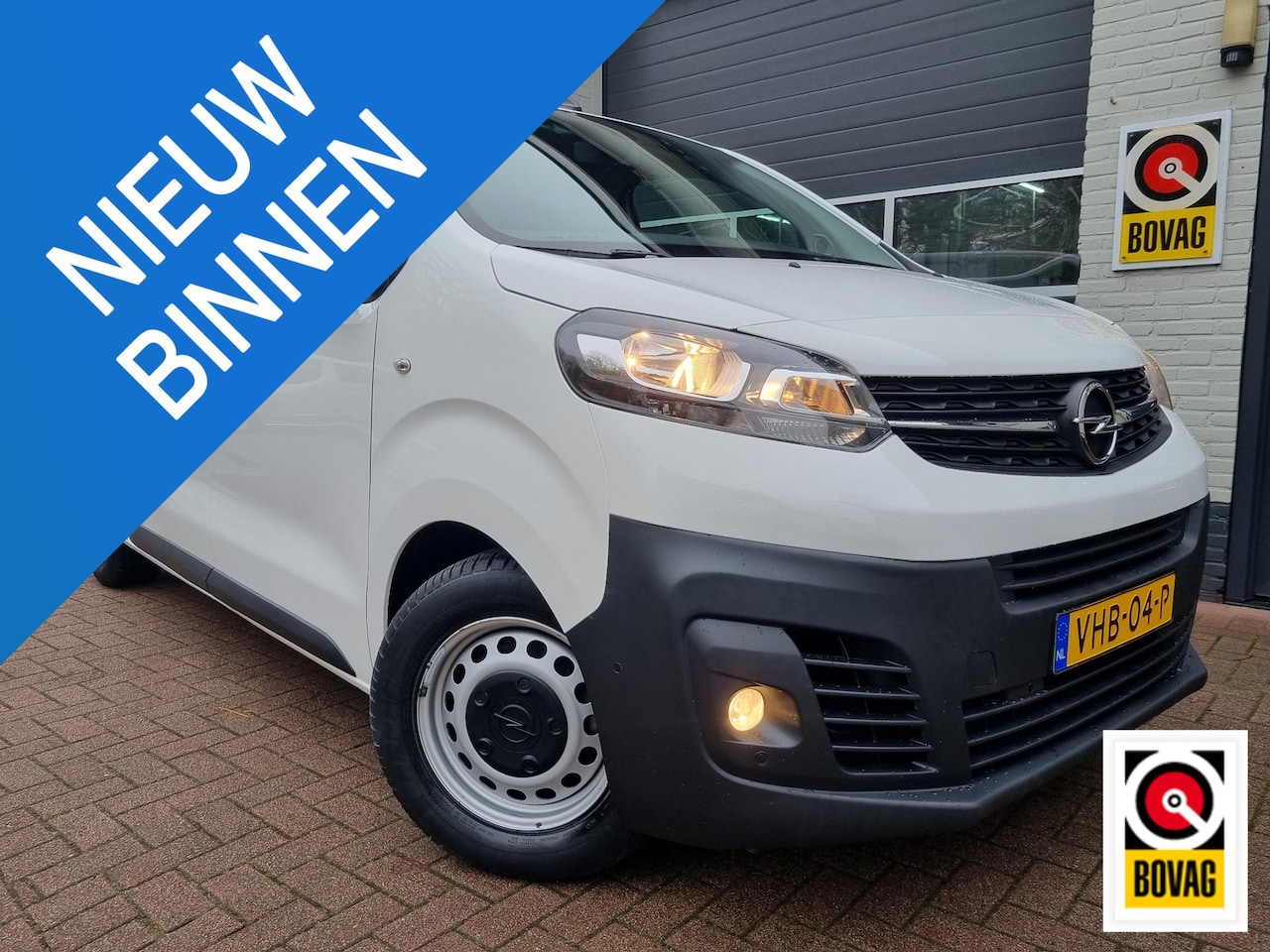 Opel Vivaro - 2.0 CDTI L2H1 Edition Automaat NAVI / CAMERA / CRUISE / TREKHAAK - AutoWereld.nl