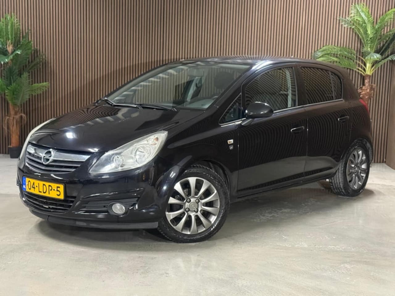 Opel Corsa - 1.4-16V '111' Edition 1.4-16V 111 Edition - AutoWereld.nl