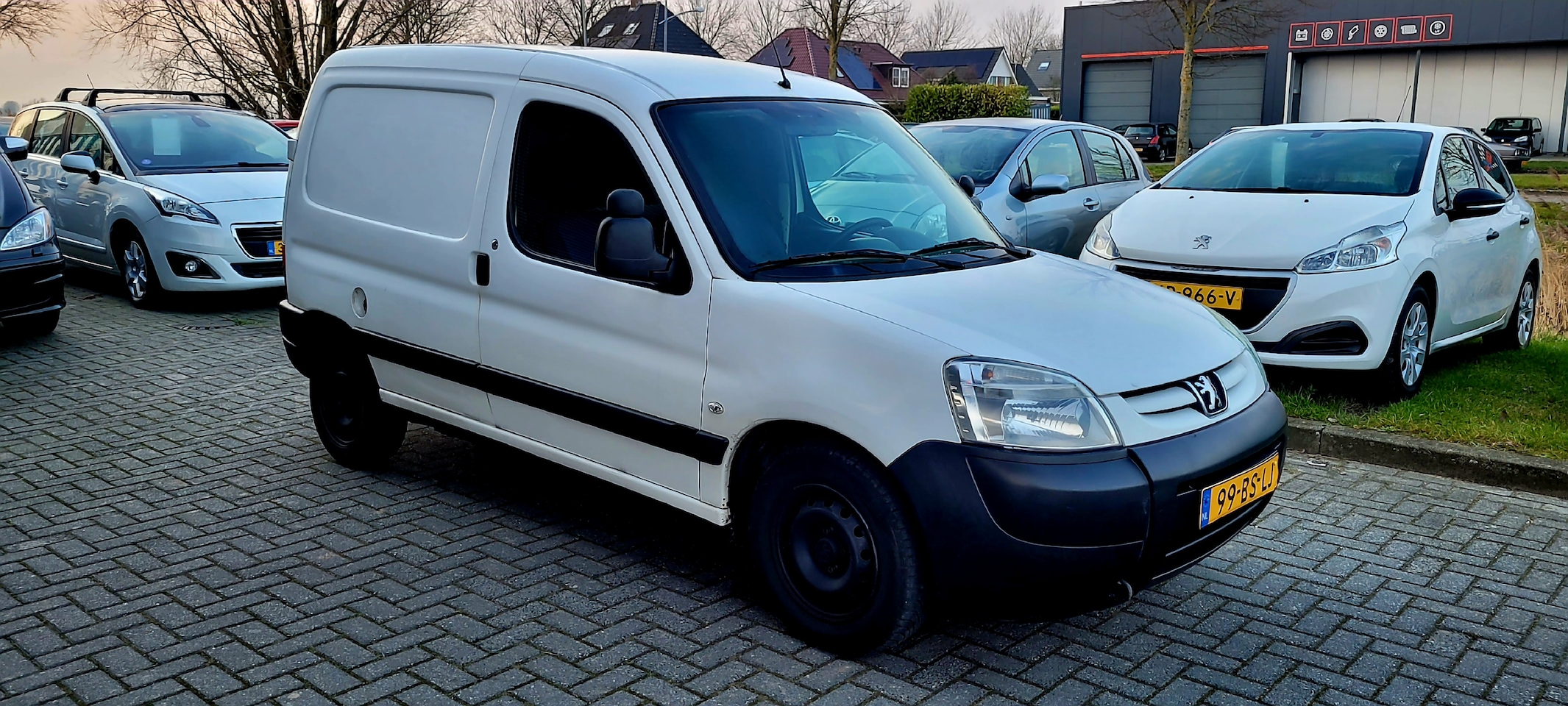 Peugeot Partner - 170C 1.9 D Pro - AutoWereld.nl