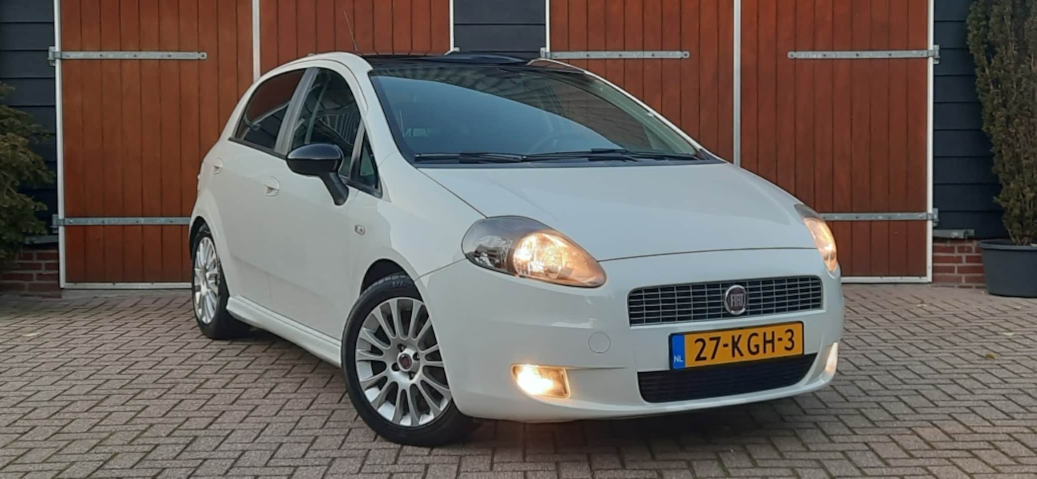 Fiat Grande Punto - 1.4 NeroBianco 1.4 NeroBianco, Airco, Schuifkantel dak, Mooie auto - AutoWereld.nl