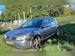 Volkswagen Golf - 1.6-16V Ocean