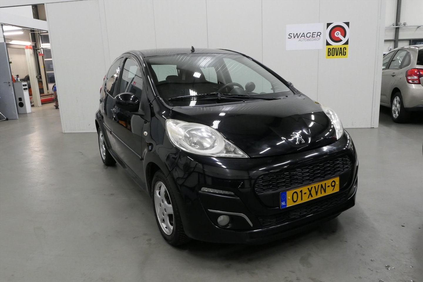 Peugeot 107 - 1.0 68PK 5D Active - AutoWereld.nl