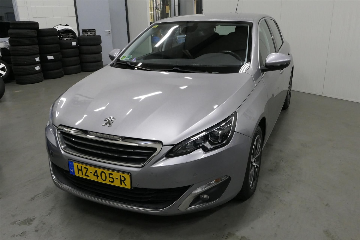 Peugeot 308 - 1.2 PureTech Allure 1.2 PureTech 130pk Allure (Trekhaak) - AutoWereld.nl