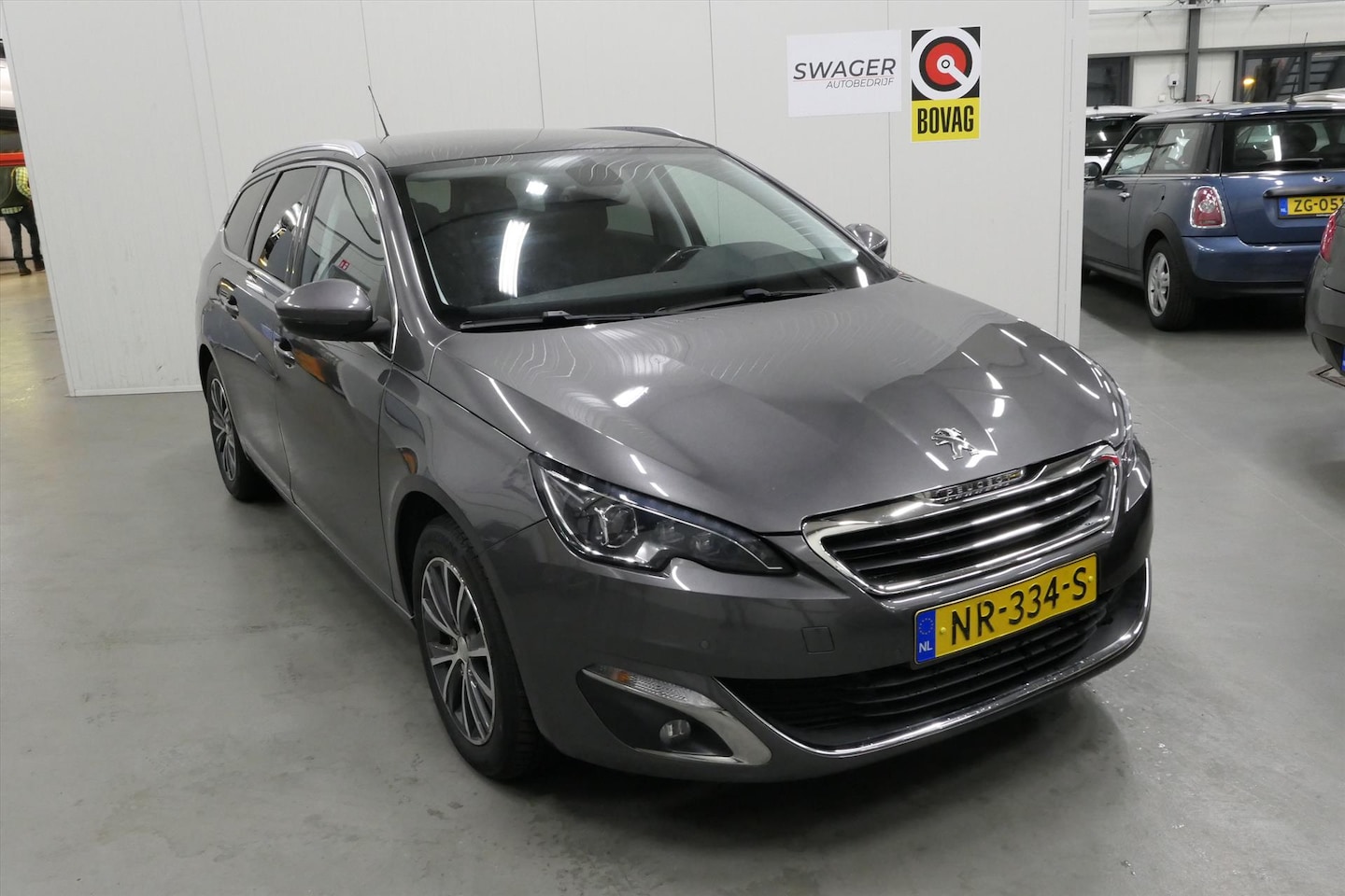 Peugeot 308 SW - 1.2 PureTech Allure 1.2 PureTech 130pk Allure (Trekhaak) - AutoWereld.nl