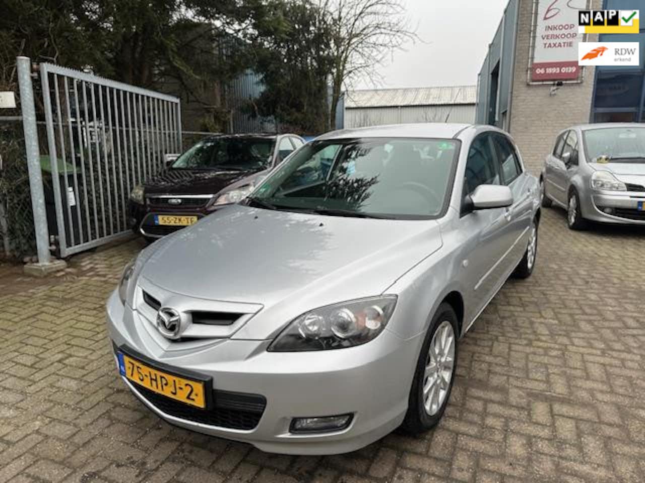 Mazda 3 - 1.6 Active 1.6 Active, Airco, Trekhaak Apk 01/2026 - AutoWereld.nl