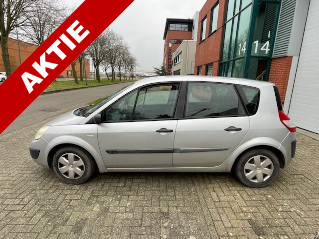 Renault Scénic - 1.6-16V Expression Comfort | EL.RAMEN + EL.SPIEGELS + AIRCO BELLEN IS SNELLER TEL 06397804 - AutoWereld.nl