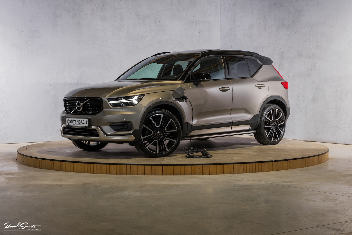 Volvo XC40 - 1.5 T5 Recharge R-Design | Polestar Engineered | Adaptieve cruise | Zwenkbare trekhaak | H - AutoWereld.nl