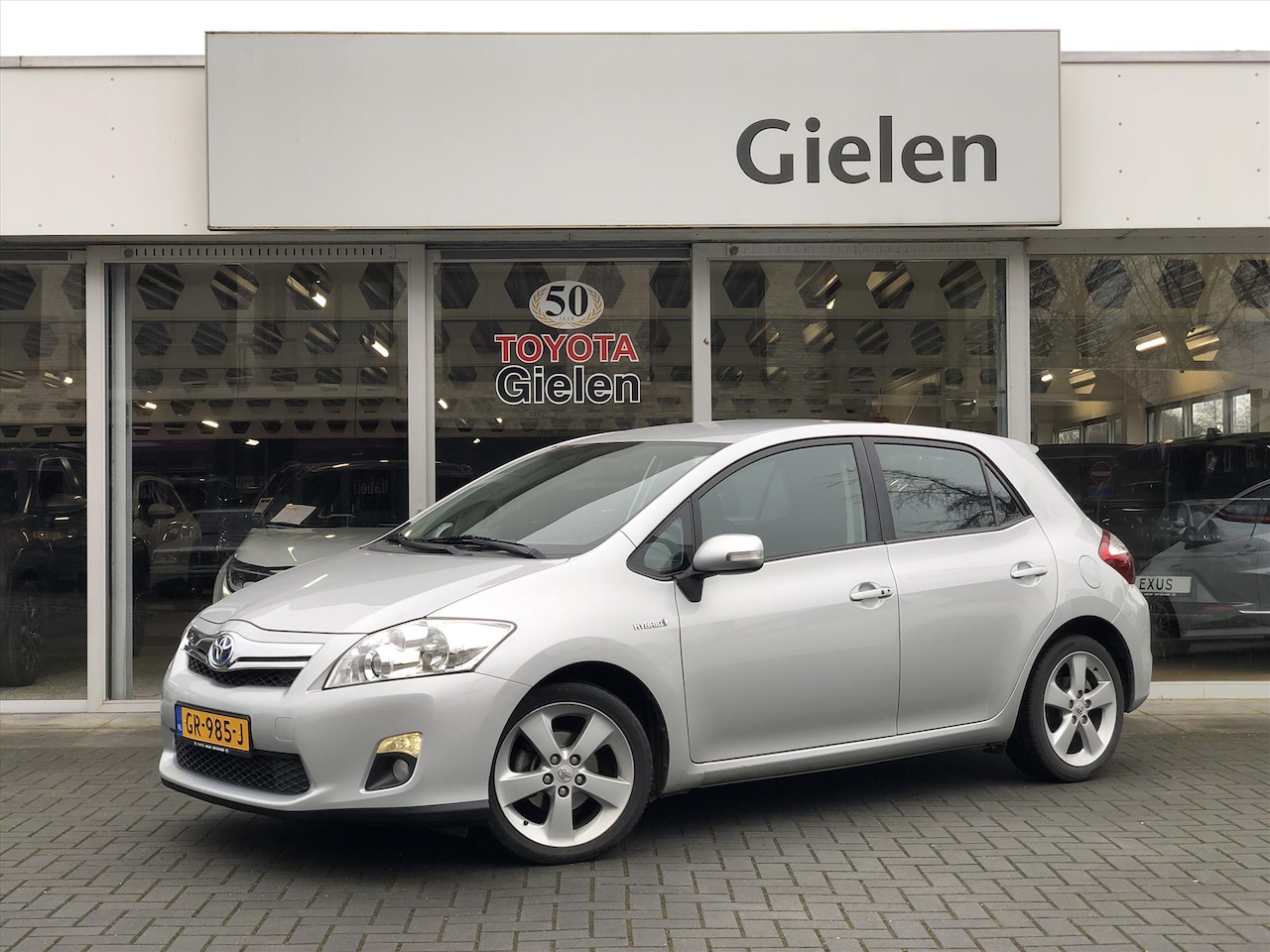 Toyota Auris - 1.8 Full Hybrid Dynamic | Trekhaak, Parkeercamera, Keyless, 17 inch, Licht + Regensensor, - AutoWereld.nl