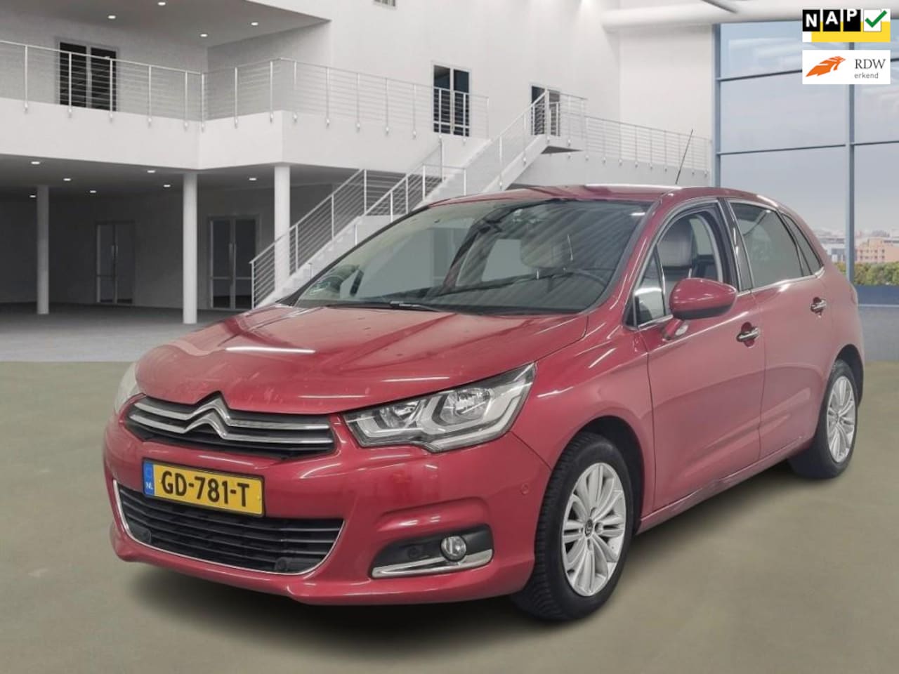 Citroën C4 - 1.2 PureTech Shine/NAVI/PSENSOR/TREKHAAK/AIRCO/CRUISE - AutoWereld.nl