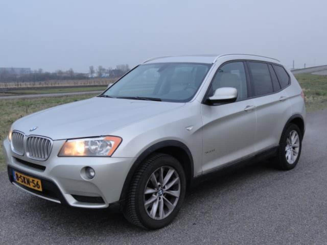 BMW X3 - XDrive28i High Executive Full Met ECC I NAVIG I LEER I PANO - AutoWereld.nl