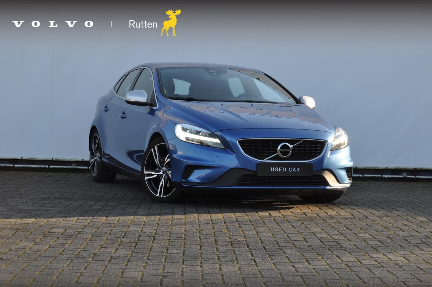 Volvo V40 - T4 190PK handgeschakeld Business Sport Cruise control / Standkachel / Parkeersensoren acht - AutoWereld.nl