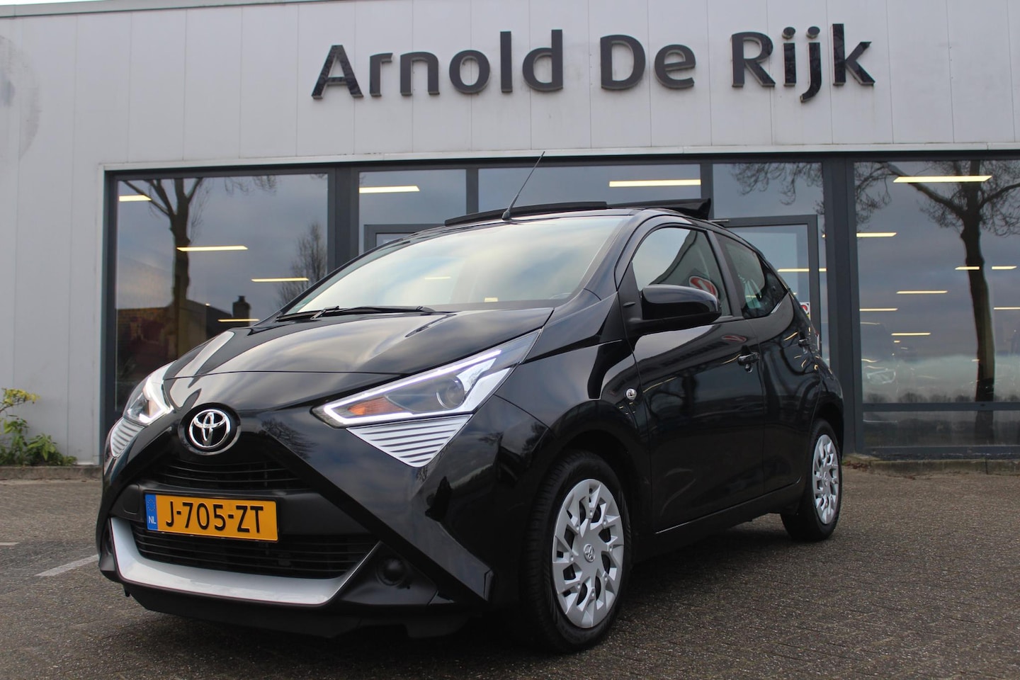 Toyota Aygo - 1.0 VVT-i x-play cabrio 1.0 VVT-i x-play cabrio - AutoWereld.nl