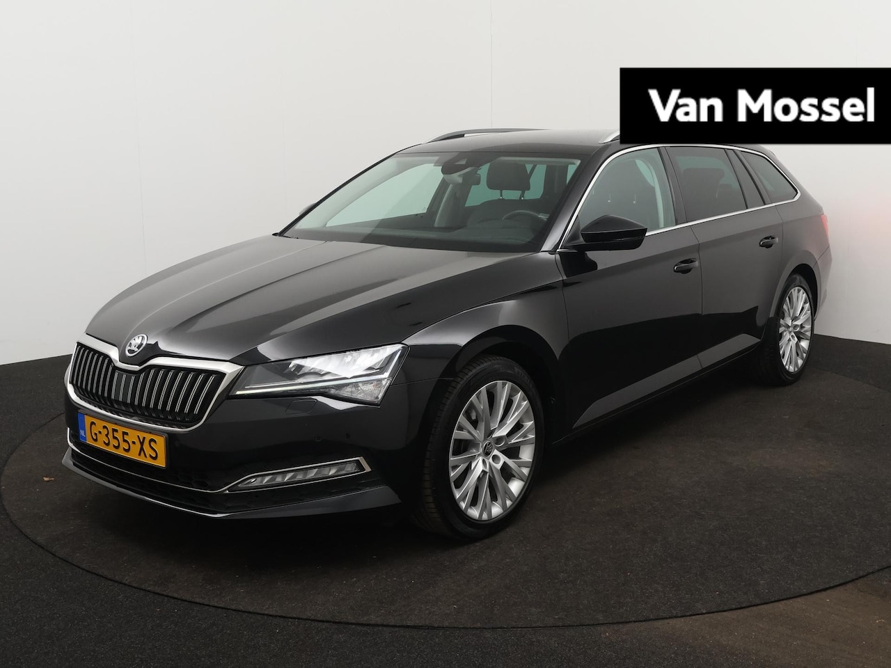 Skoda Superb Combi - 1.5 TSI ACT Business Edition | NAVIGATIE | CLIMATE CONTROL | STOELVERWARMING | LMV | PARKE - AutoWereld.nl