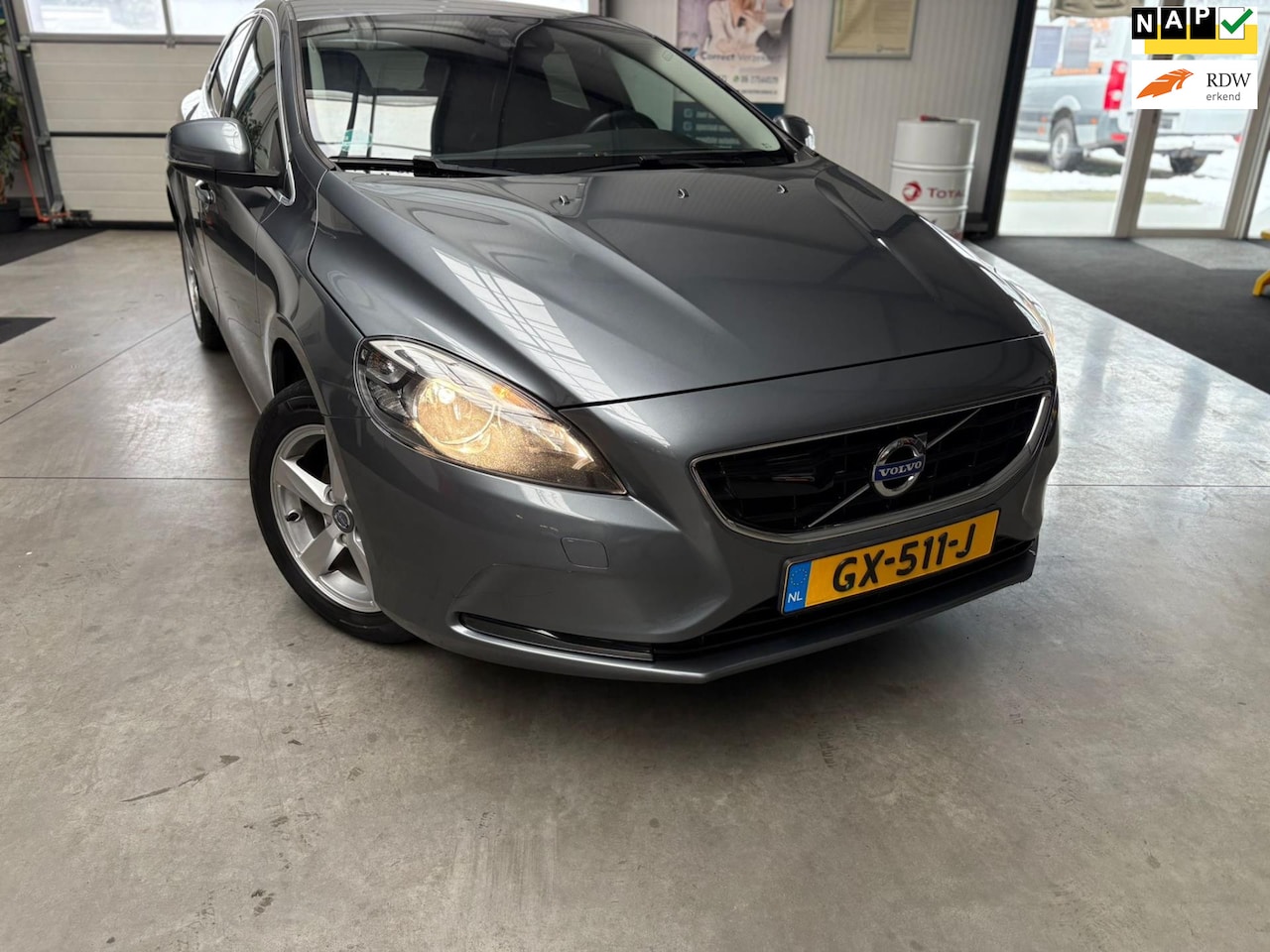 Volvo V40 - 2.0 D2|Acc|Navi|Leder|Trekhaak|LMV - AutoWereld.nl