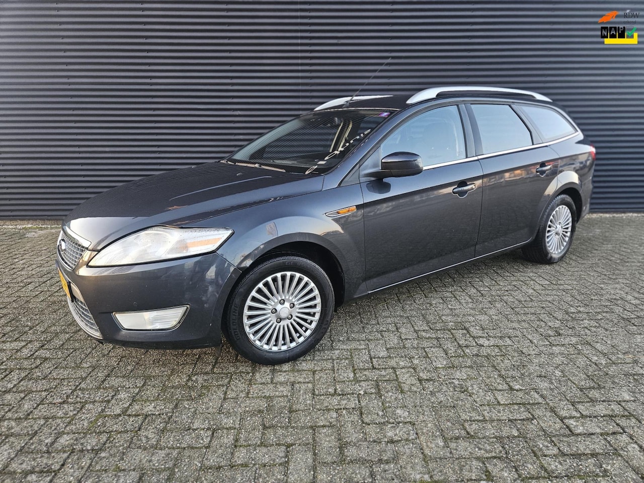 Ford Mondeo Wagon - - 2.0 Limited | 2010 | CLIMA | PDC | NAP! - AutoWereld.nl