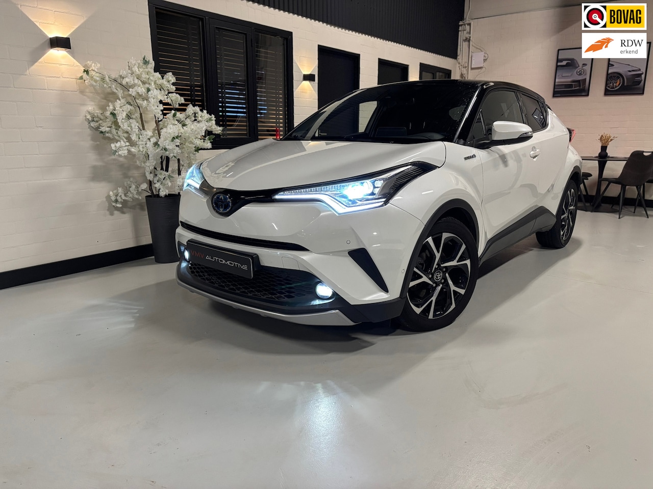 Toyota C-HR - 1.8 Hybrid Style |Bi-Tone|Cam|Carplay|Led|Nav|Blindspot|Cruise|Lane ass.|stoel-stuurverwar - AutoWereld.nl