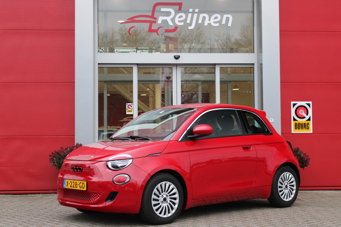 Fiat 500 - RED 95PK 24 kWh | NAVIGATIE | APPLE CARPLAY/ANDROID AUTO | LANE ASSIST | CRUISE CONTROL | - AutoWereld.nl