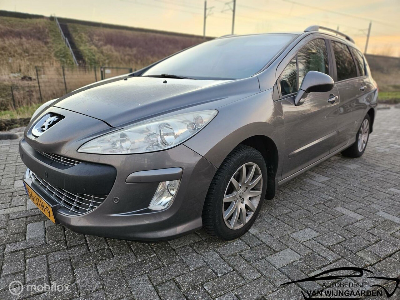 Peugeot 308 SW - 1.6 VTi XS Première 1.6 VTi XS Première,Airco,Trekhaak,LM Velgen - AutoWereld.nl