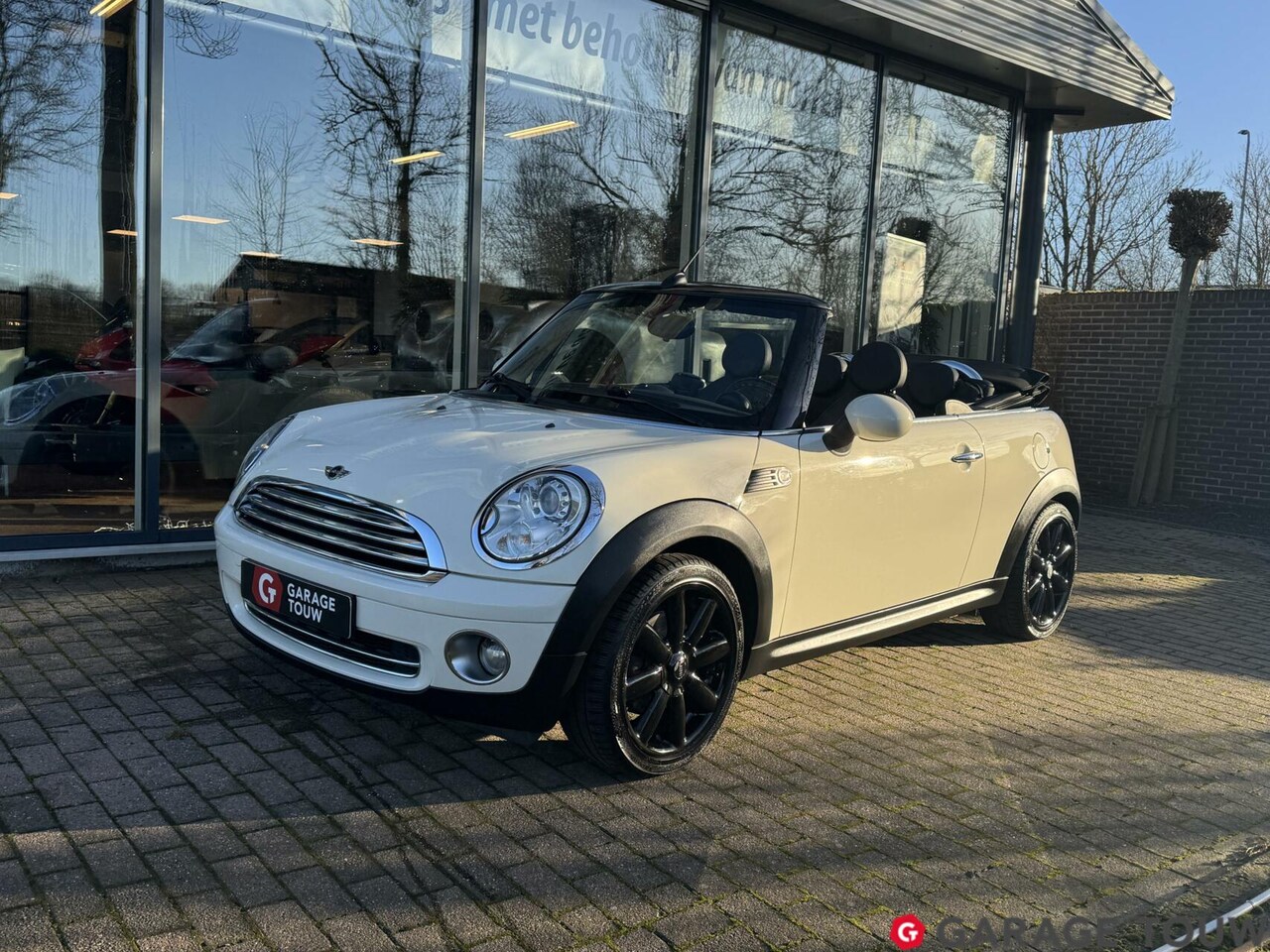 MINI Cabrio - 1.6 Cooper Chili *Nieuwe motor* Leder Navi Clima - AutoWereld.nl