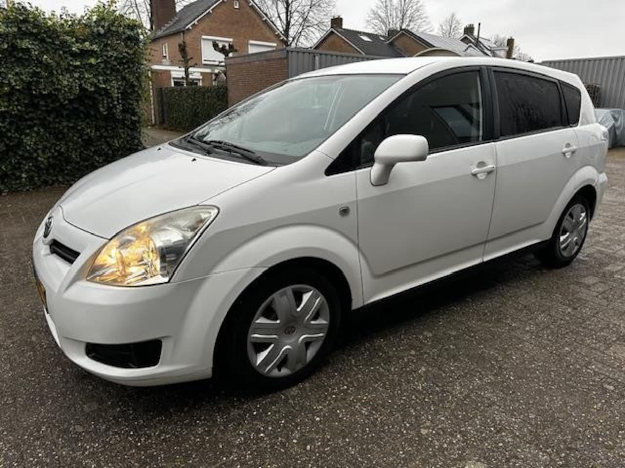 Toyota Verso - 2.2 D-4D 2008 AIRCO APK 7-25 grijs kenteken - AutoWereld.nl