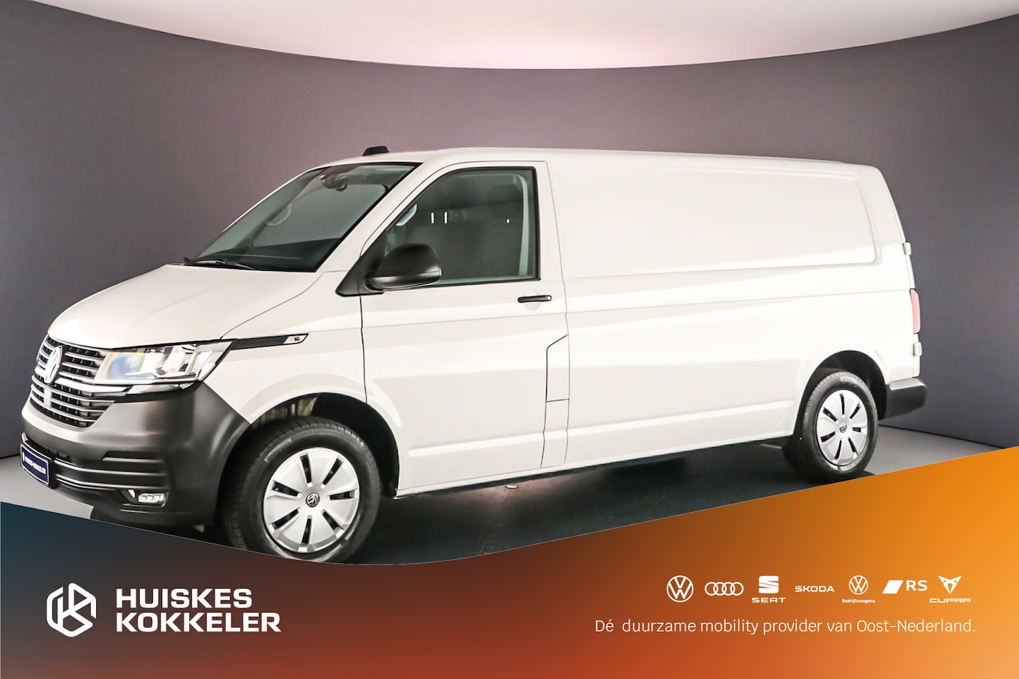 Volkswagen Transporter - Bestelwagen 2.0 TDI 110 PK L2H1 Comfortline * RIJKLAAR * Trekhaak | Navigatie I Apple Carp - AutoWereld.nl