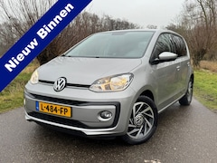 Volkswagen Up! - 1.0 BMT high up Sound / 5-Deurs / Airco / Stoelverwarming / LM-Velgen 15"/ Extra Set Winte