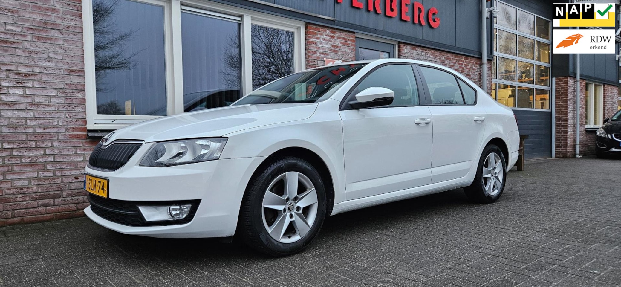 Skoda Octavia - 1.2 TSI Greentech Ambition Trekhaak! Airco! Cruise Control! Nette Auto! - AutoWereld.nl