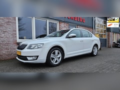 Skoda Octavia - 1.2 TSI Greentech Ambition Trekhaak Airco Cruise Control Nette Auto