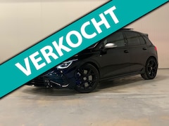 Volkswagen Golf - 2.0 TSI R 4Motion | AKRAPOVIC | PANO | IQ LIGHTS | BLACK PACK