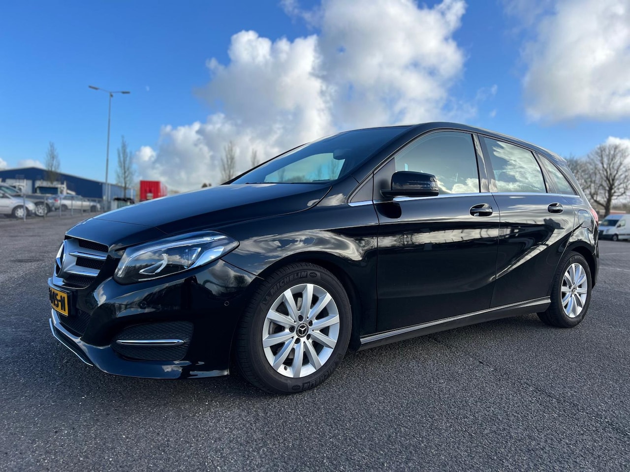 Mercedes-Benz B-klasse - B 180 122PK 7G-DCT - AutoWereld.nl