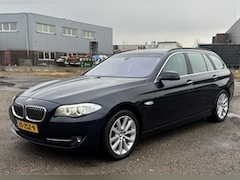 BMW 5-serie Touring - 528xi Upgrade Edition *TIKINMOTOR*/LEDER/AUTO/CRUISE