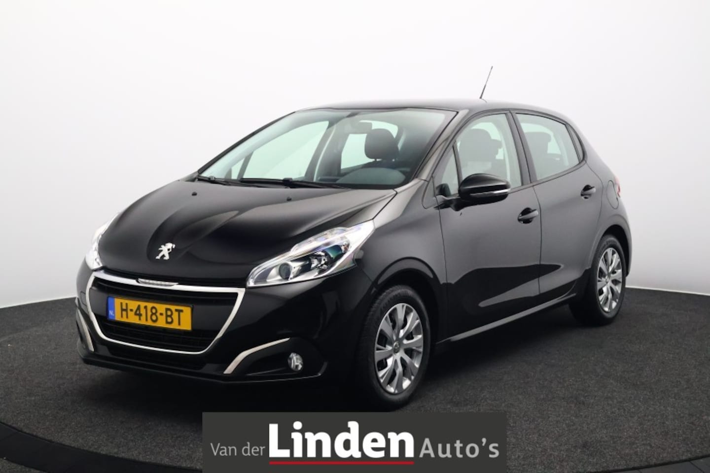 Peugeot 208 - 1.2 PureTech Active | Navigatie | Led koplampen | Camera | Cruise Control | Trekhaak - AutoWereld.nl