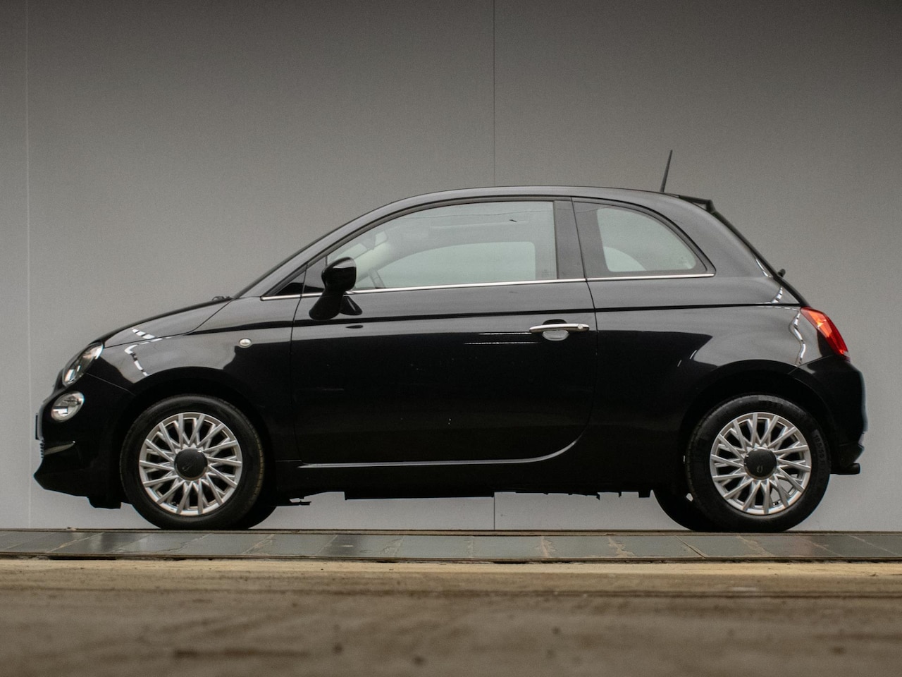 Fiat 500 - 0.9 TwinAir Turbo Lounge Sport (PANORAMADAK,UCONNECT,PDC,LED,AIRCO,ELEKTRISCHE RAMEN,SPORT - AutoWereld.nl