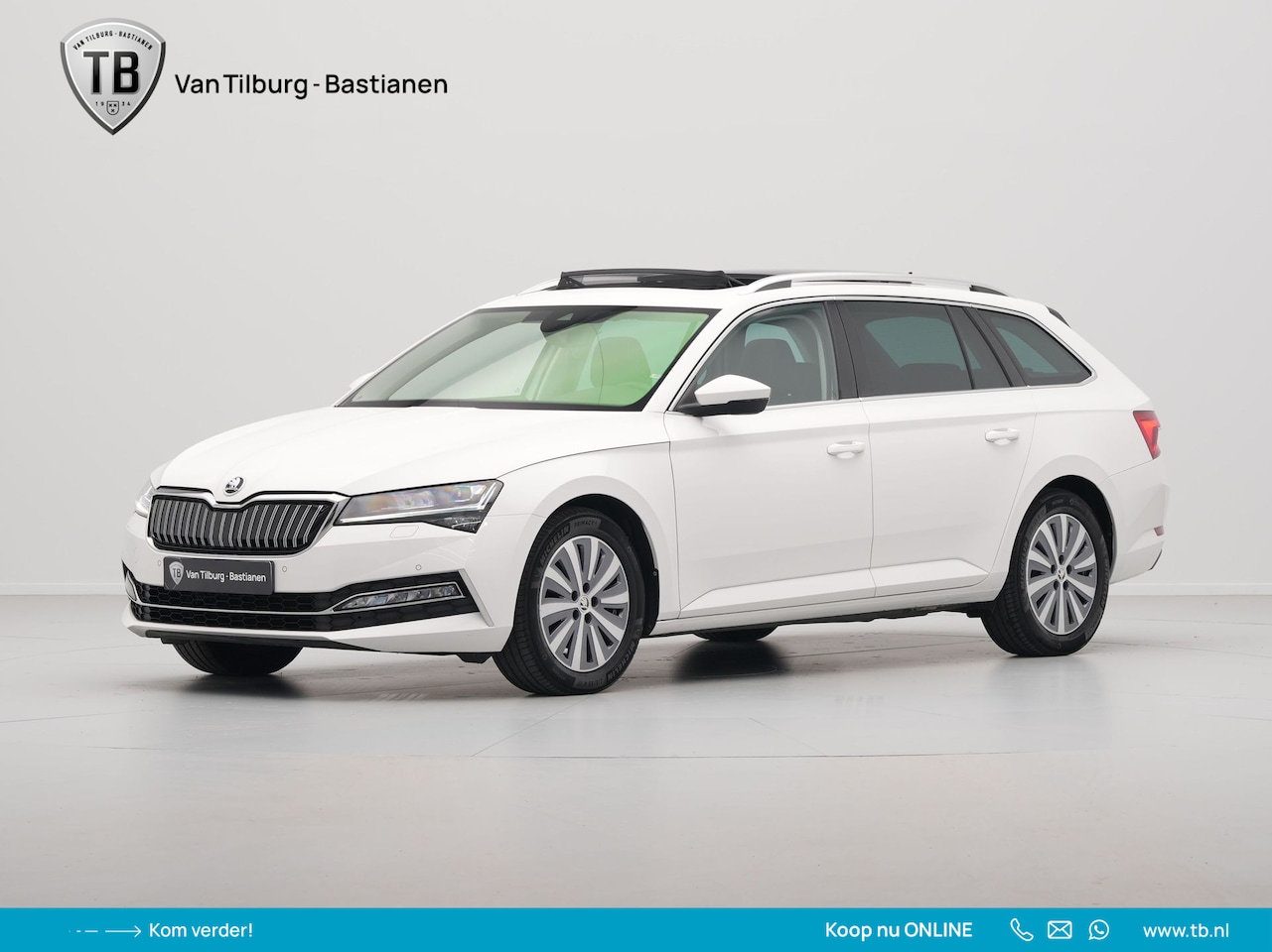 Skoda Superb Combi - 1.4 TSI iV 218pk Style Panorama Trekhaak Acc Matrix Led - AutoWereld.nl