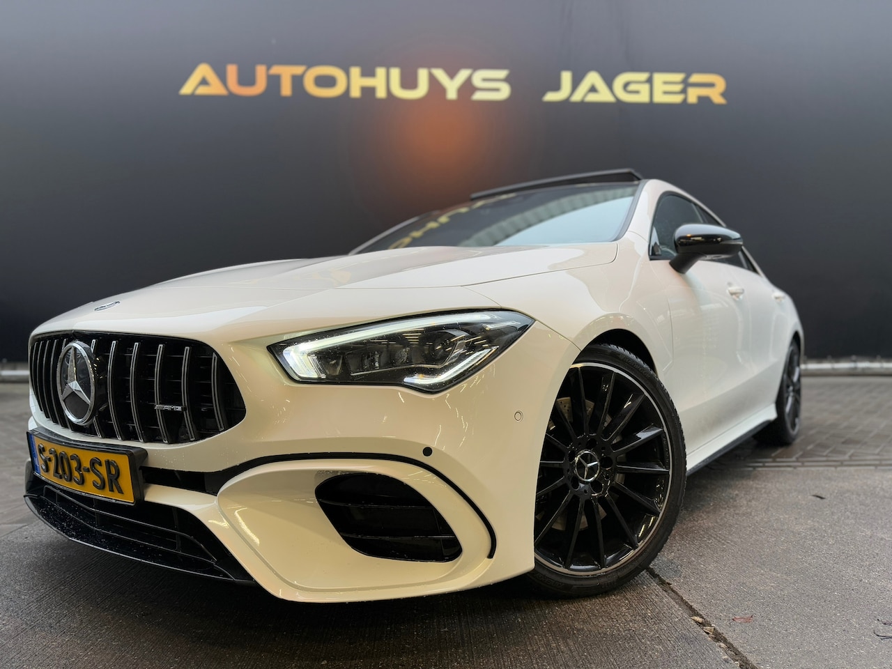 Mercedes-Benz CLA-Klasse - 250 Pano AMG Sfeer Sterrenhemel uitlaatklep - AutoWereld.nl