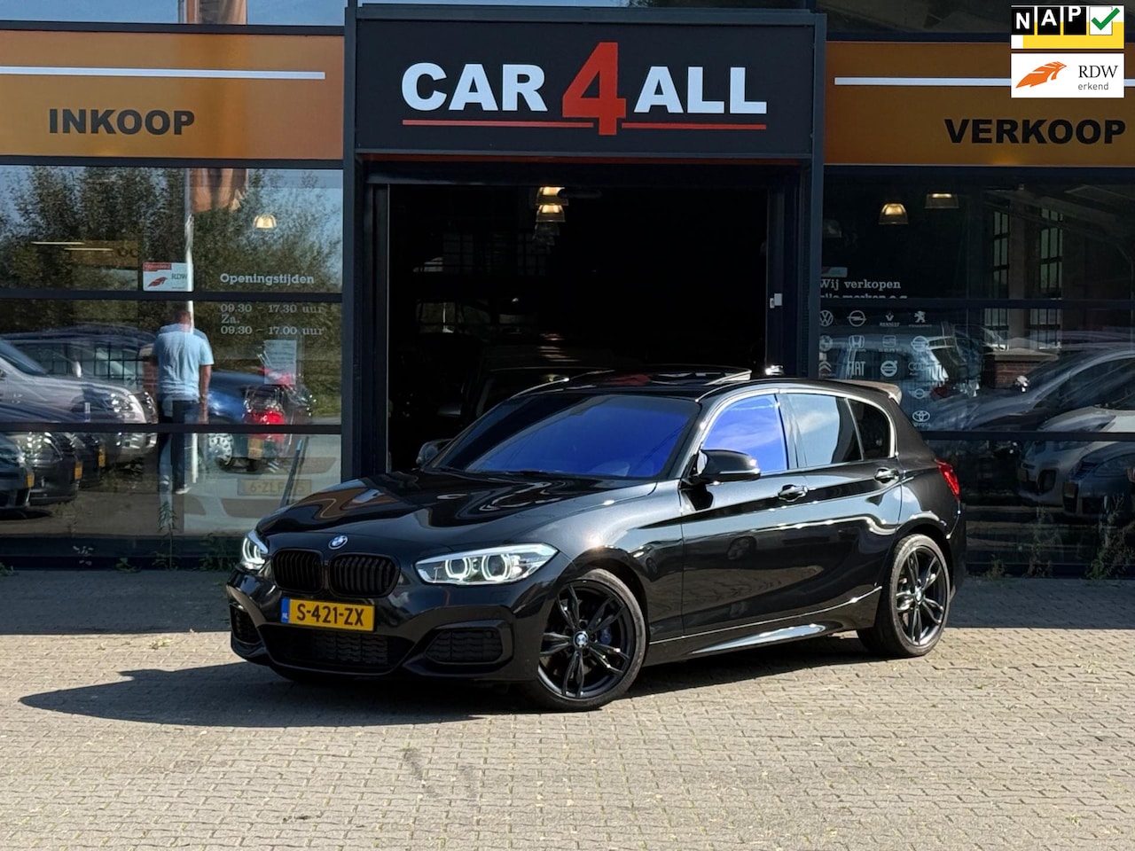 BMW 1-serie - M140i xDrive AKRAPOVIC/CARBON/H&K/DAKJE/500PK/VOL VOL VOL! - AutoWereld.nl