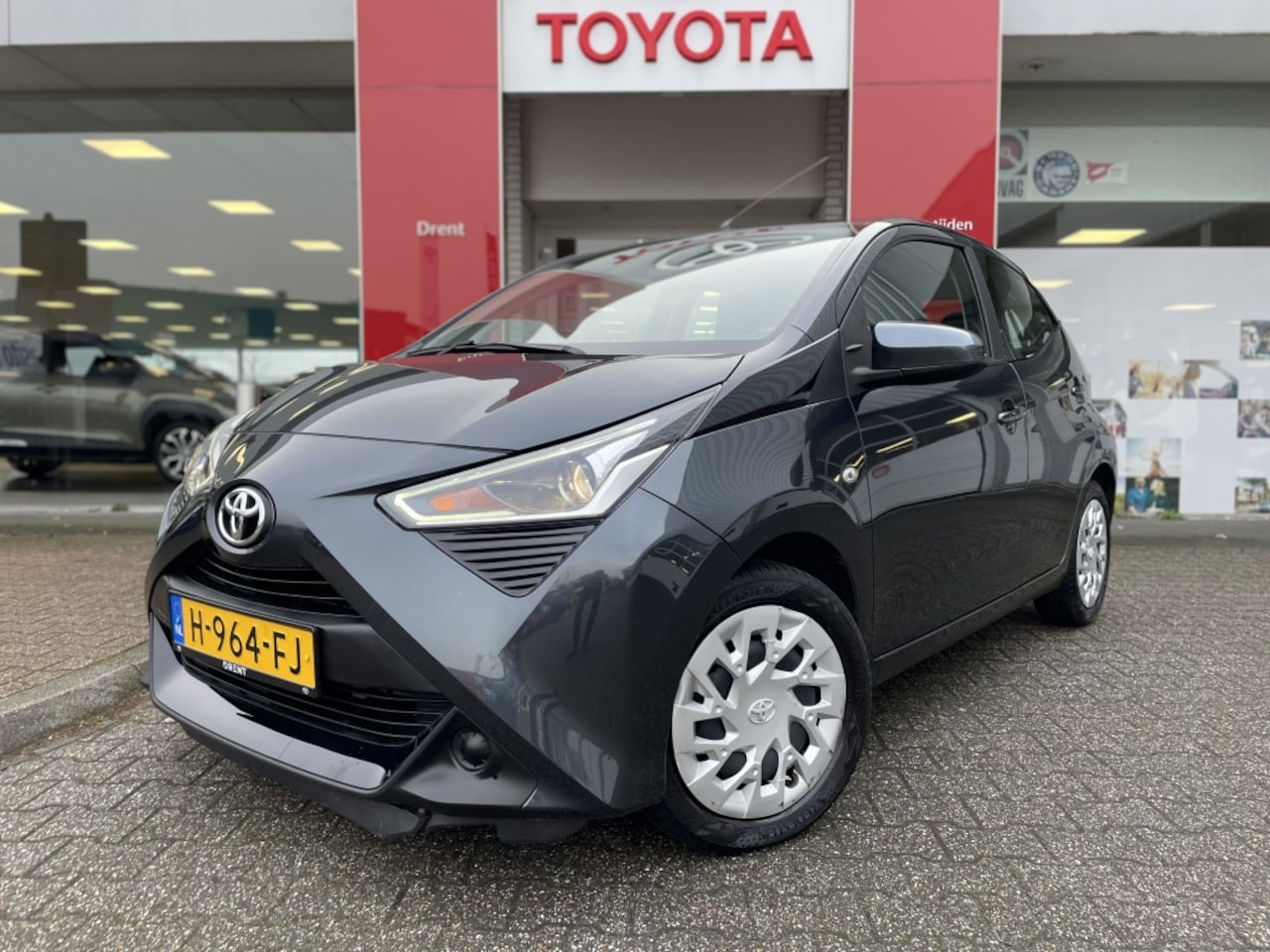 Toyota Aygo - 1.0 VVT-i x-play | Elektr. verst. buitenspiegels | Apple CarPlay - AutoWereld.nl