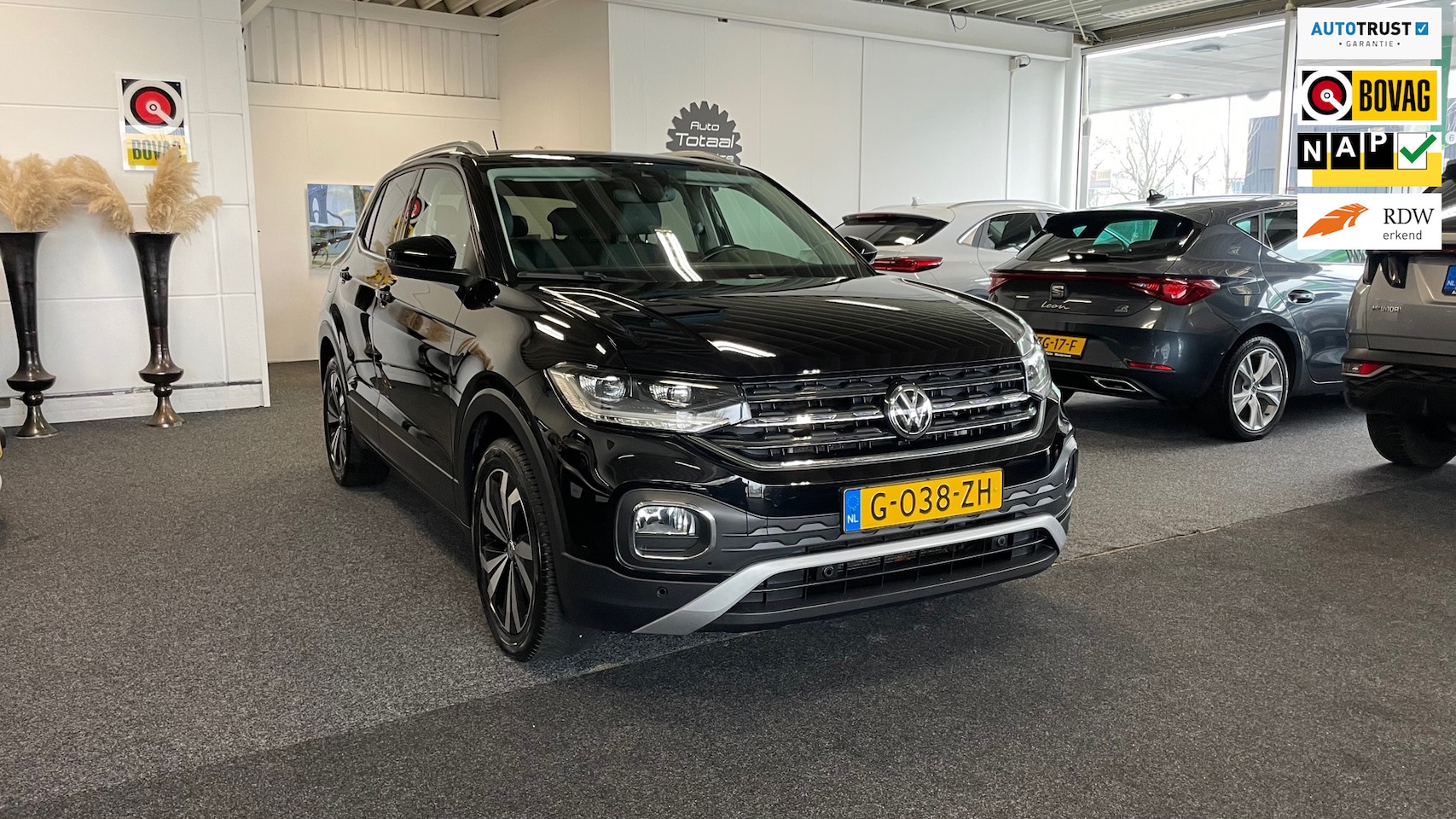 Volkswagen T-Cross - 1.0 TSI Style 1.0 TSI Style, Navigatie, Climate, ACC, Camera, Trekhaak, Lichtmetaal. - AutoWereld.nl