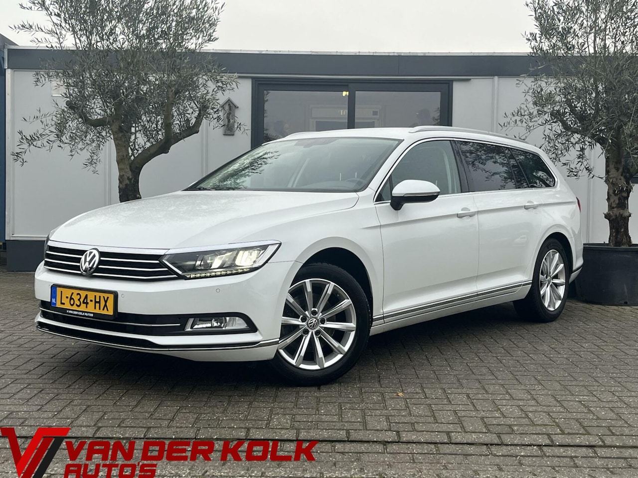 Volkswagen Passat Variant - 1.4 TSI Highline Leder Digital Cockpit CarPlay LED Automaat - AutoWereld.nl