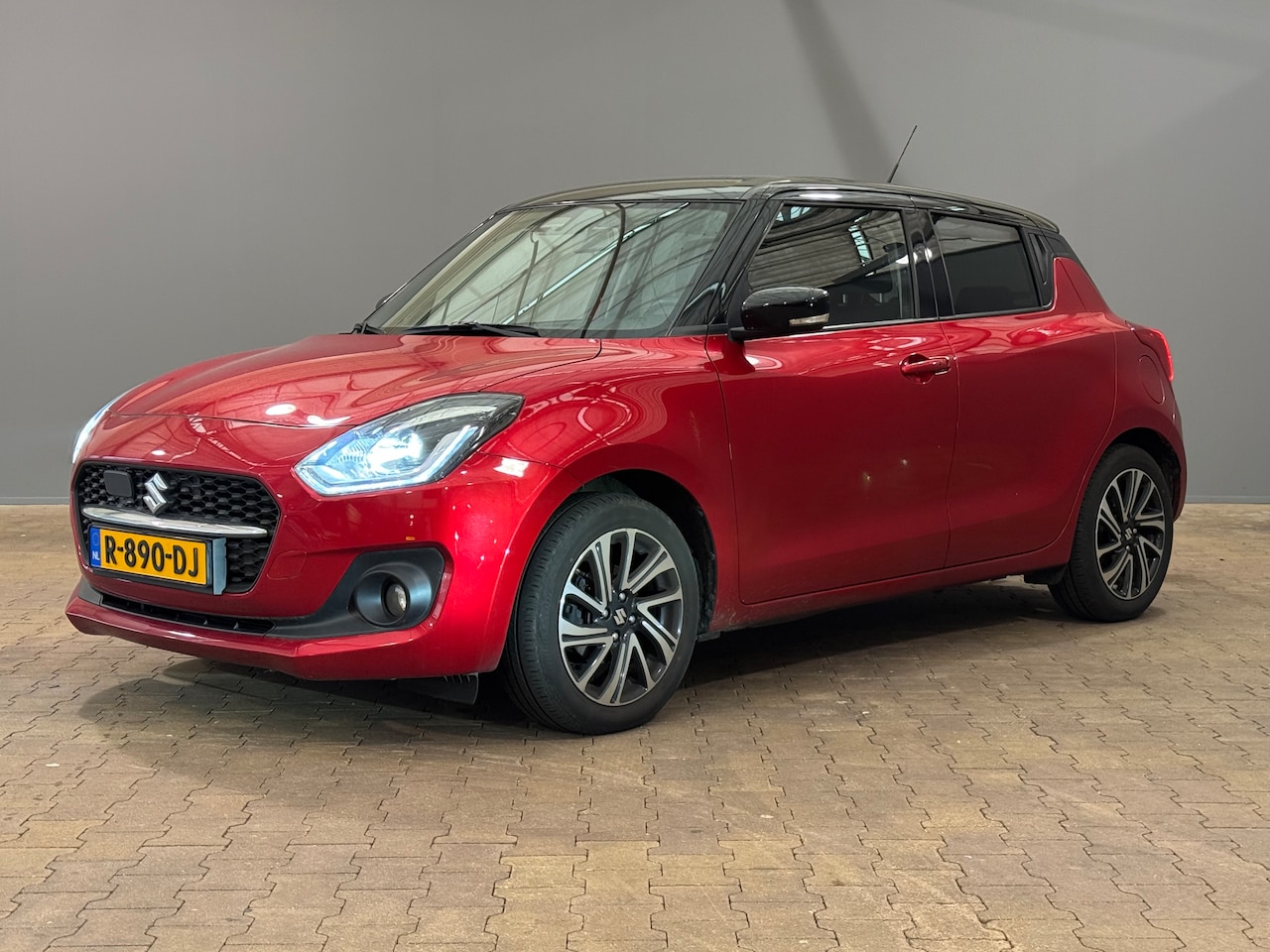 Suzuki Swift - 1.2 Stijl Smart Hybrid | LED dagrijverlichting | achteruitrijcamera | airco (automatisch) - AutoWereld.nl