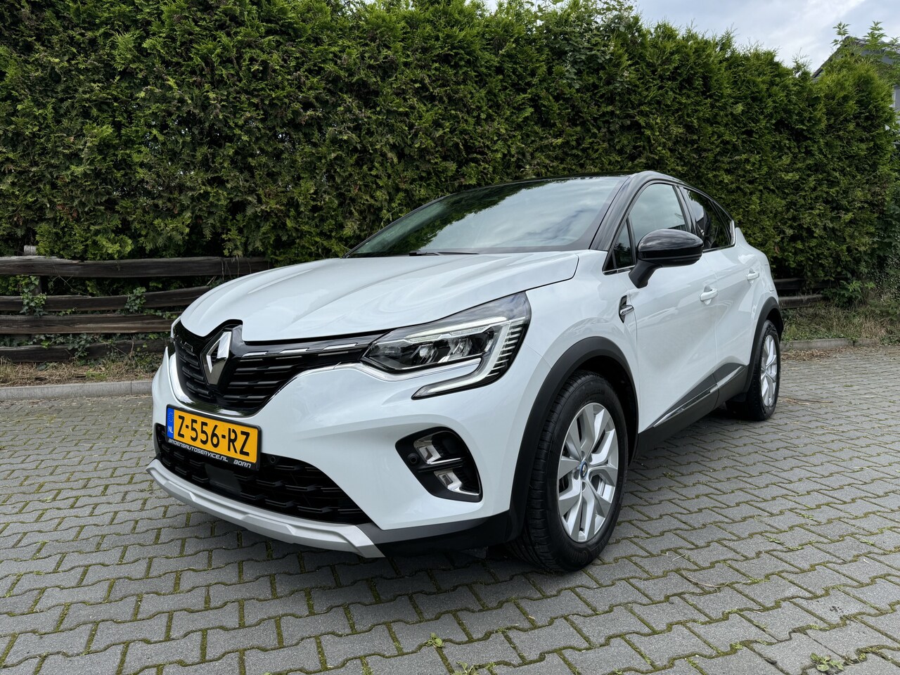 Renault Captur - 1.6 E-Tech Plug-in Hybrid 160 Intens Afneembare trekh. - AutoWereld.nl