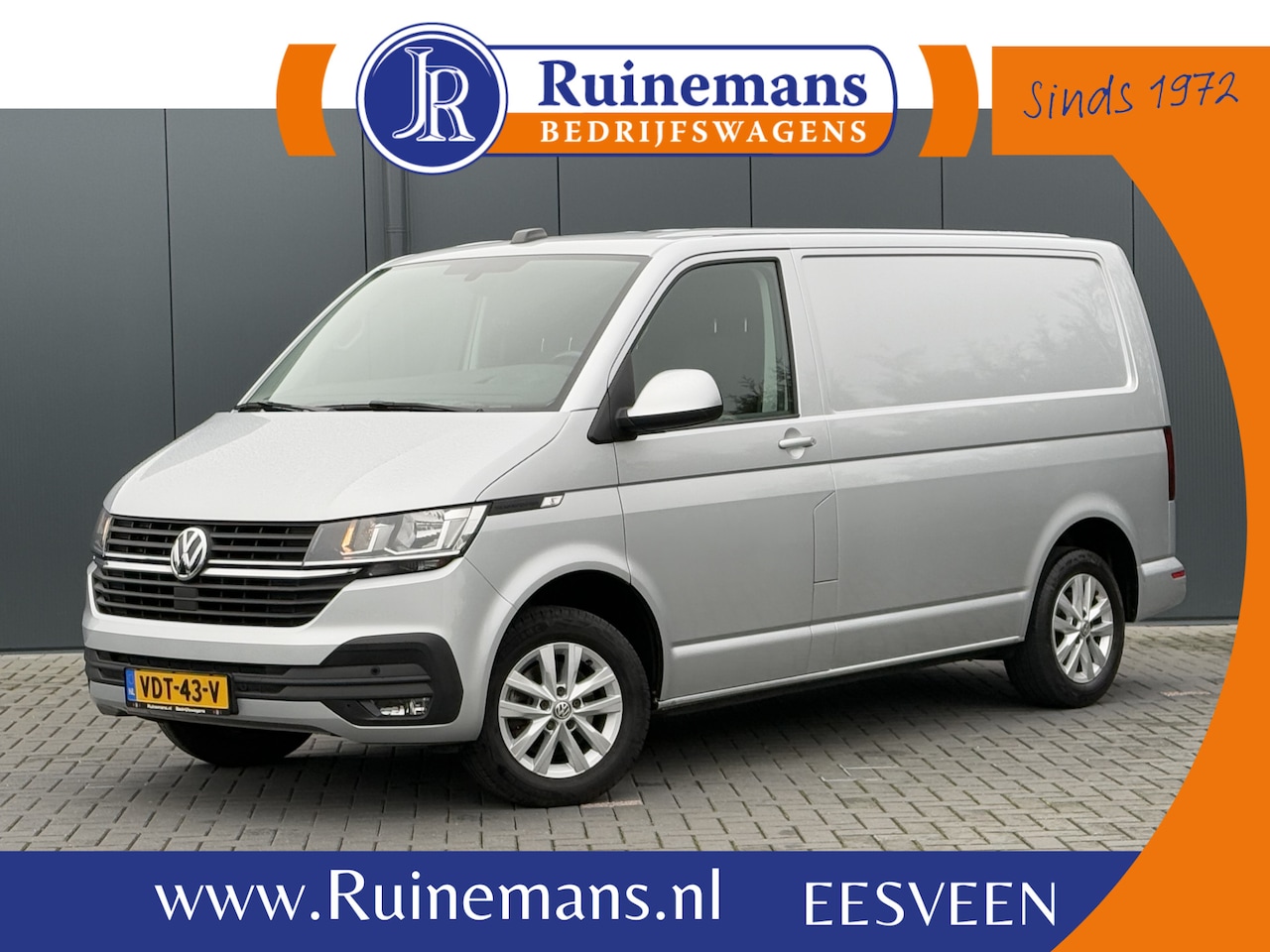 Volkswagen Transporter - 2.0 TDI 111 PK HIGHLINE / L1H1 / AIRCO / CRUISE / DAB+ / CARPLAY / 3-ZITS / ACHTERKLEP - AutoWereld.nl