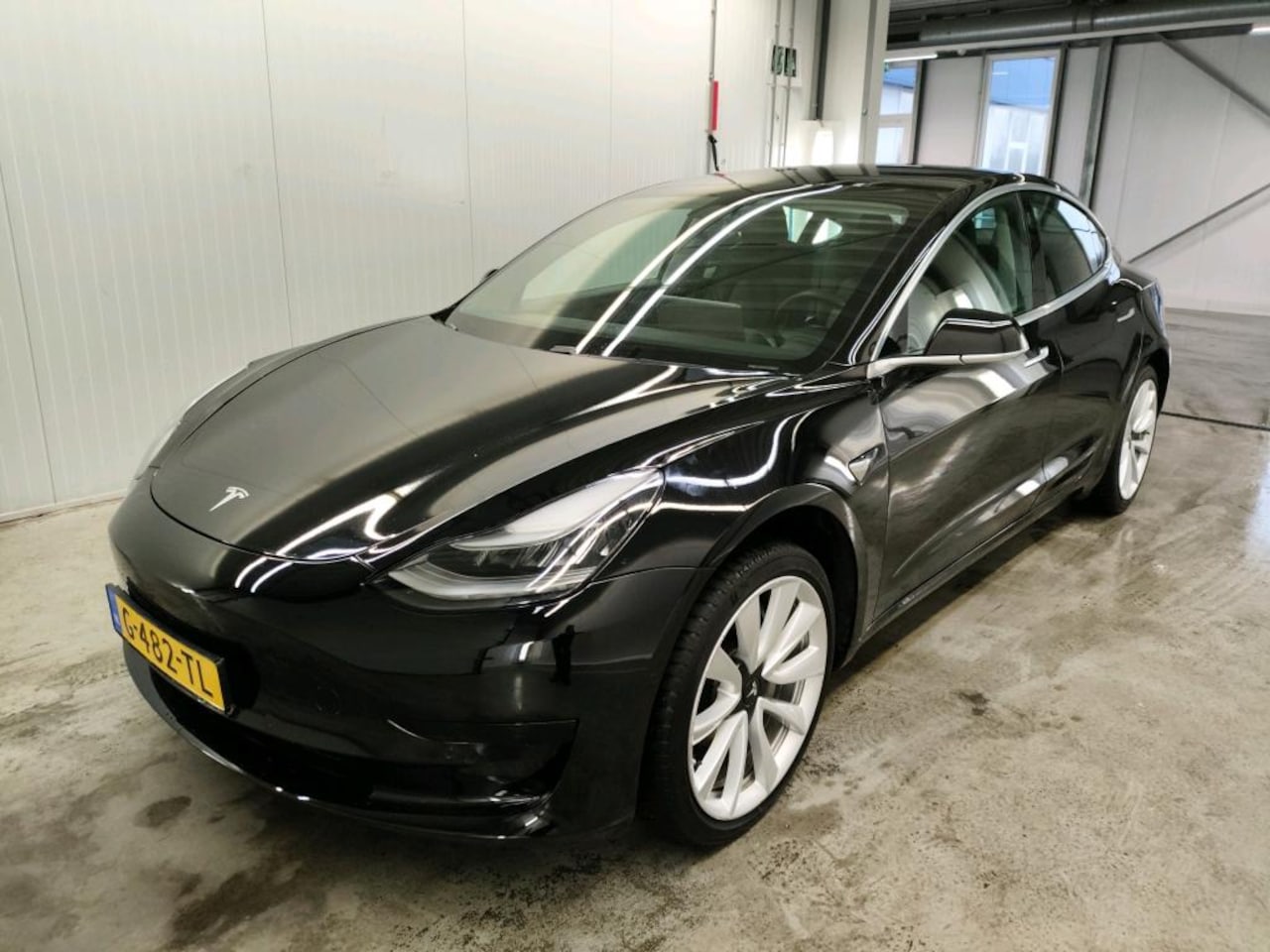 Tesla Model 3 - Standard RWD Plus [ AUTOPILOT+19" LMV+60 kWh+PREMIUM AUDIO ] - AutoWereld.nl