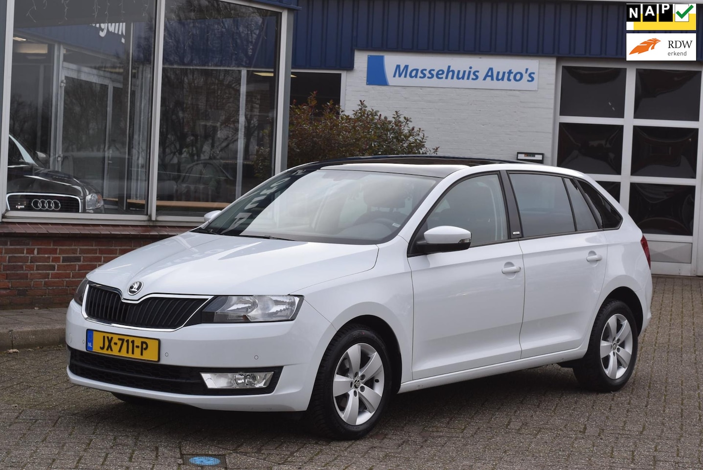 Skoda Rapid Spaceback - 1.2 TSI Greentech JOY 1e eig. Panoramadak Navi PDC V+A Cruise Clima Nwe APK - AutoWereld.nl