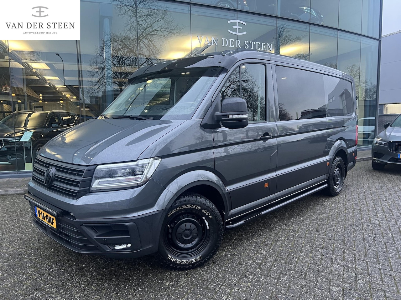 Volkswagen Crafter - 35 2.0 TDI L3H2 DC Highline Stuur-Stoelverwarming | Adapt. Cruise - AutoWereld.nl