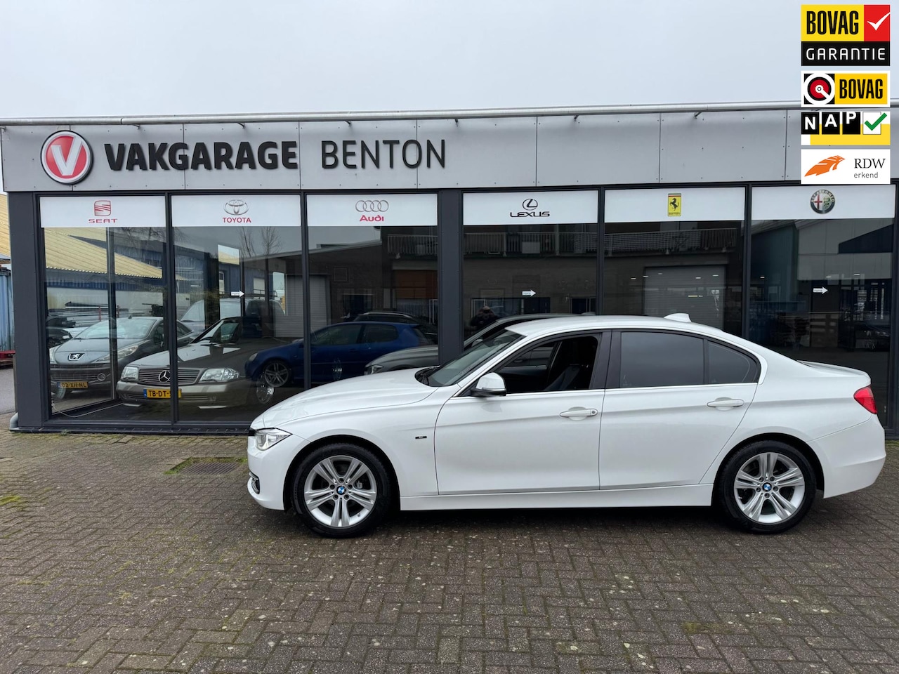 BMW 3-serie - 320i High Executive 320i High Executive - AutoWereld.nl